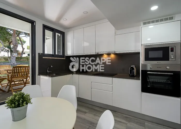 Falesia House 度假居 *