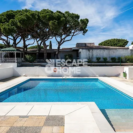 Dom wakacyjny Falesia House